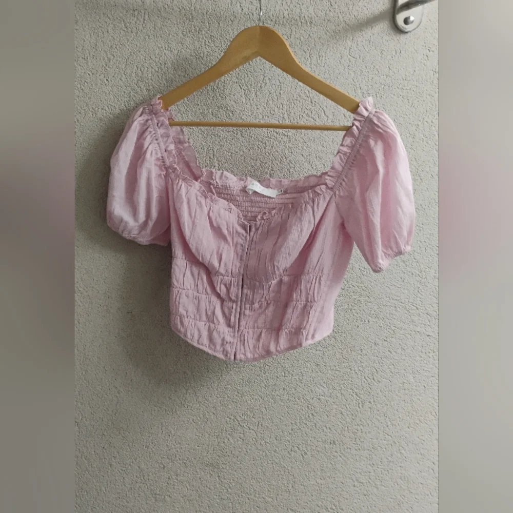 ASTR the Label Womens Ruffle Puff Sleeve Empress Top Sz M